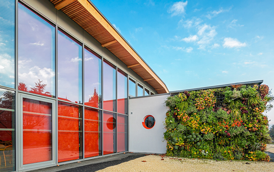 Protección solar óptima en el comedor escolar de Vinay